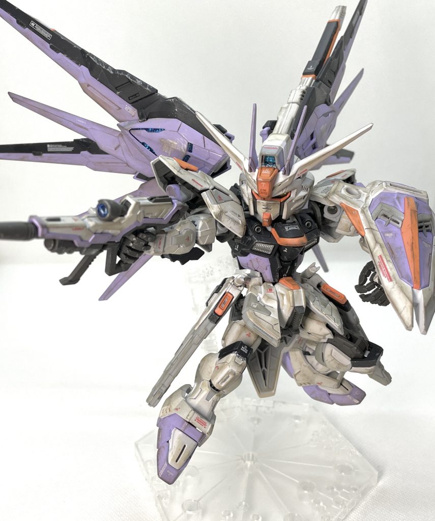 このキット、細かい所までよく動きます！小さいけどカッコいい！なんかスパロボをキット化した感じです！