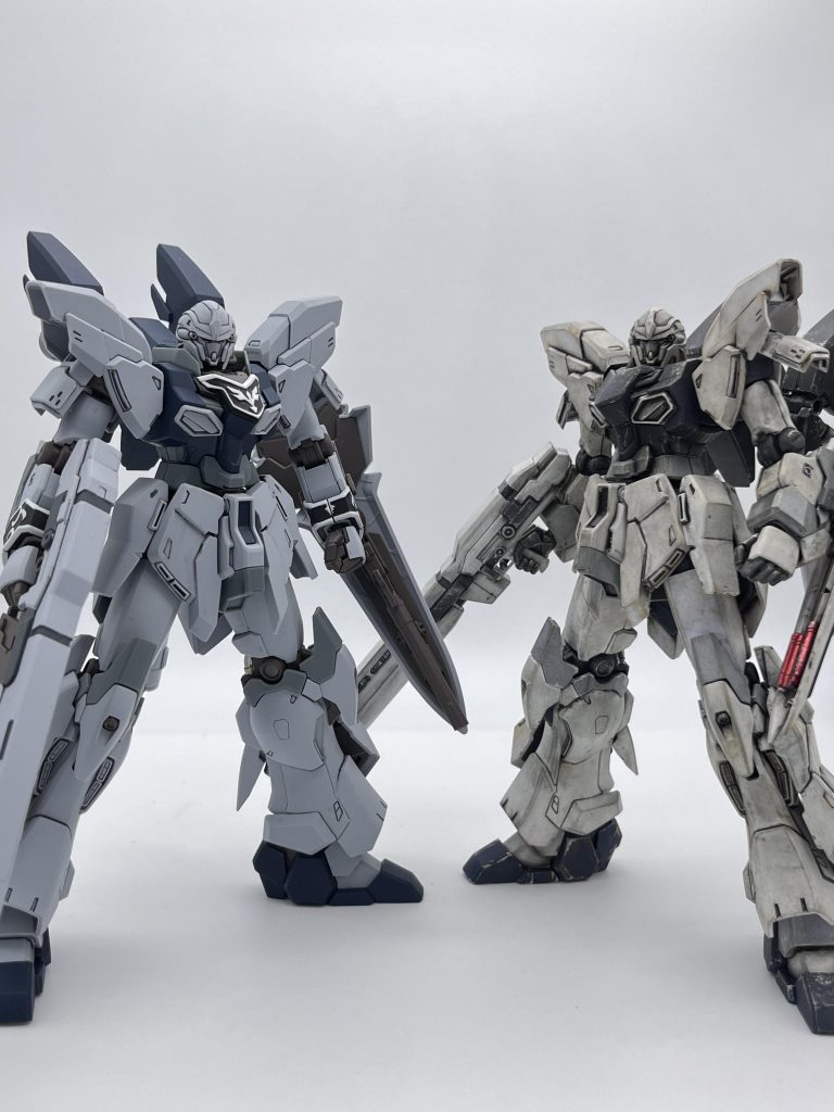 前に作ったUC版スタインと並べて。エングレービング以外にも違いが割とありますね。