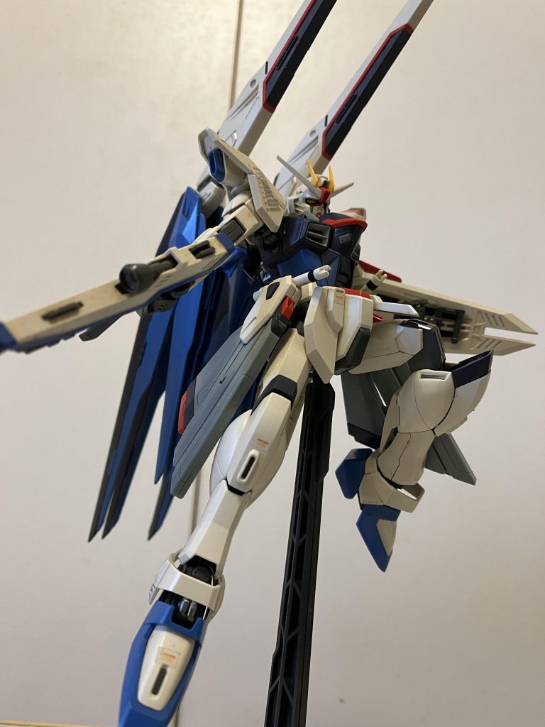 なにかのポスターとかでこんなポーズありましたよね。