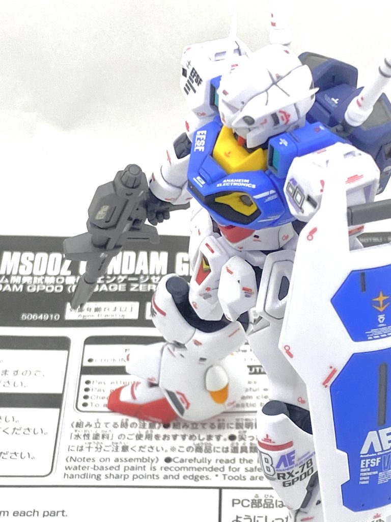 最後は説明書と。キット自体は合わせ目がほぼモールド化されている好キットで女性のように引き締まった曲面の多い細身なフォルムが見事に再現されていると思いました。普通のランドセルだけでなく、追加ブースターやそれを装備しますと自立できない為にちゃんと台座まで付いているのでサービス満点です。自分もツイッターをやっていて、そこでやり取りする事があるのですが、細かい箇所を綺麗に筆で塗る方が結構いて自分も刺激になり、今回もかなり細かい分を精密塗装しています。色分けも完璧に近いですから・・・2023年2月現在だとまだ受注を受け付けていてプレバン様の商品はいつ再販されるかわからないので是非購入をお勧めします。ご覧して頂きありがとうございました。