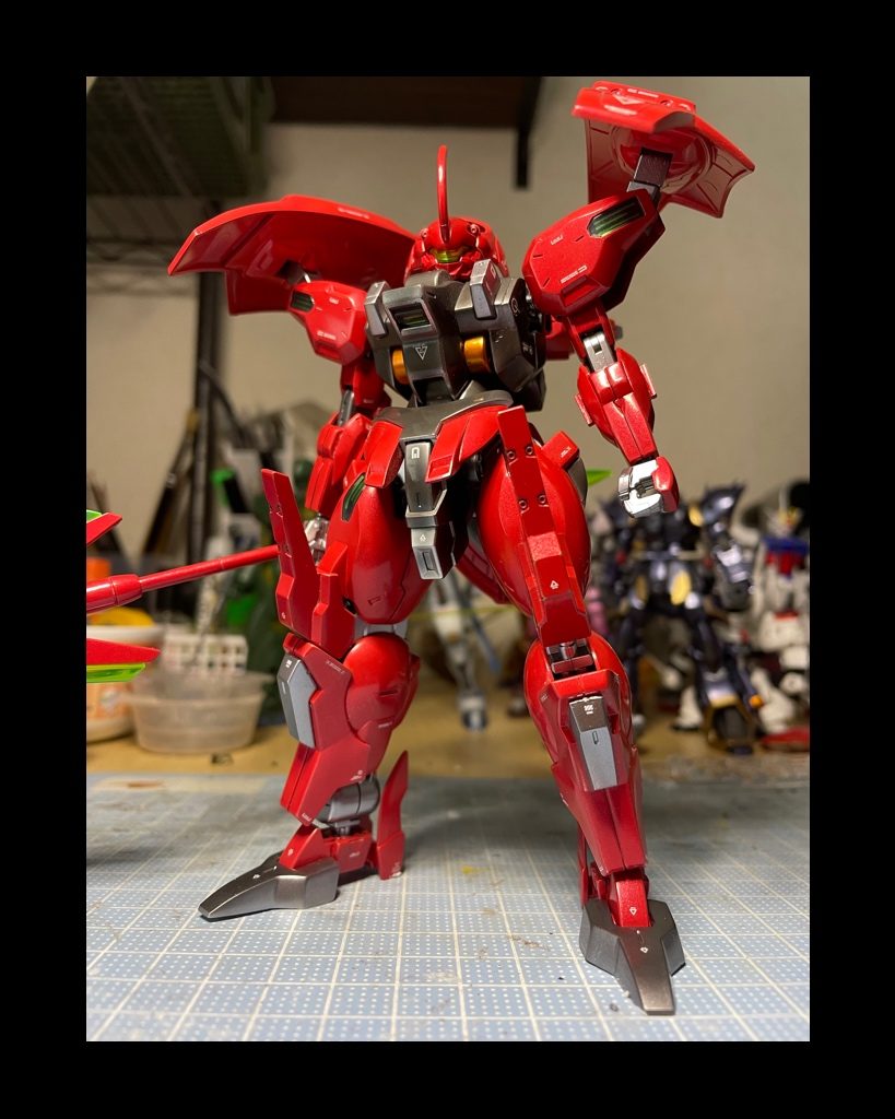 塗装完了後デカールを貼った状態。