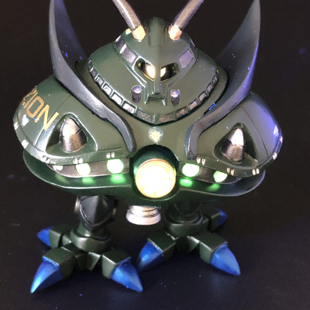 また、モノアイ・メガ粒子に蓄光テープを、貼ったのでUVライトで光ります。