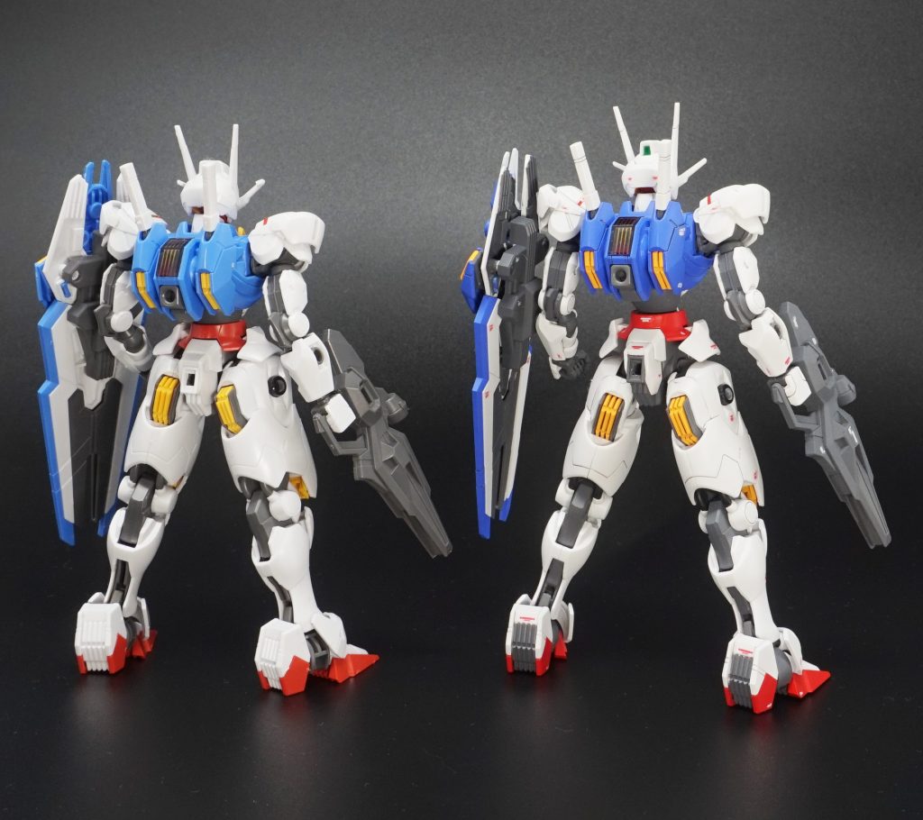 同じく背面の素組との比較です。シールドや足首等、素組だと色が足りてない箇所が何箇所かありますので、そのあたりはマスキングして塗装しました。