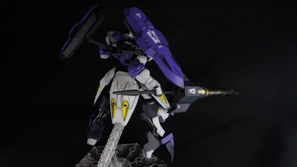 ドリルランスの柄の部分が肉抜きだらけだったのですが、そこを埋めるのはかなり苦労しました。