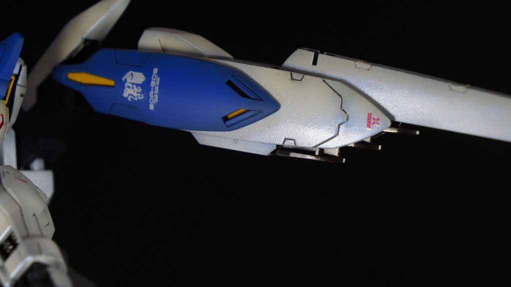 工作はそれほどやっていませんが、スラスターバインダーの裏側を埋めたり、サイド、リアスカートの裏打ちを作ったりしています。あんまり見えませんが。