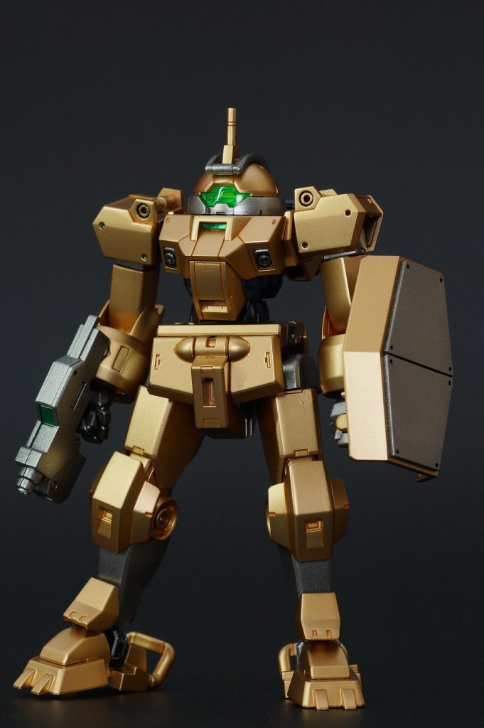 少し暗めにしても金だからありモールドはオレンジとガンメタを使い分けてます