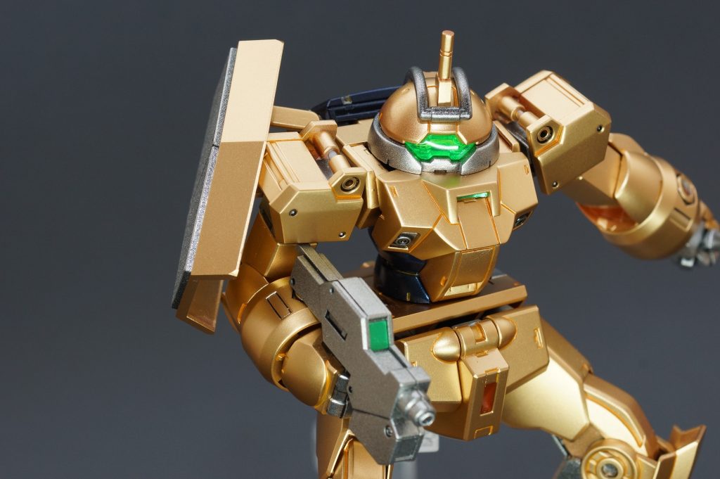 クリアパーツが大きいので表情が豊か、ハードポイント多いから好きなところにシールドも据え付けれます