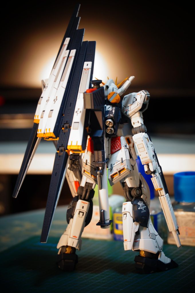 νガンダムは色々なモデルで作りましたがRGはダントツのプロポーションでした。背面からの見た目がとても気に入ってます。