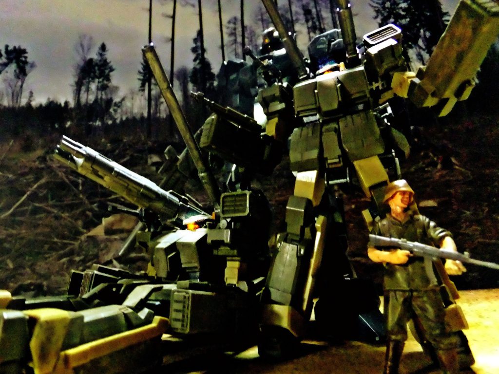 そのままでは写真映えしないのでなんちゃって？ミリタリージオラマ風で仕上げました♫