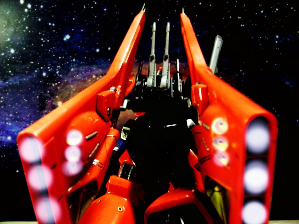 一番の売りの大型バインダー(ブースター?)そのままだともっさり感が否めないのでサードパーティー(コトブキヤ、ウェーブ等)のモールドパーツ、真鍮のは止め?、ジャンクパーツでディティールアップしております。