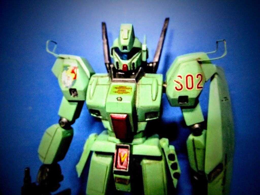 コチラは旧キットのジェガンです。当時の価格は五百円位だったと思います。