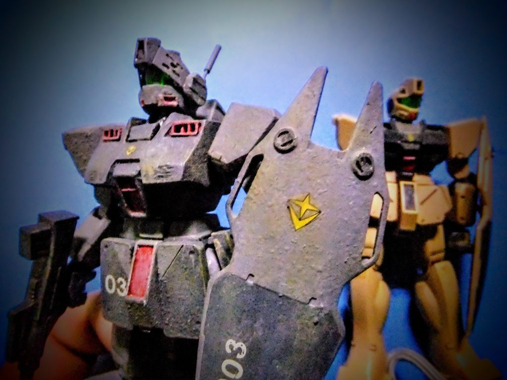 バイザーはタミヤのプラペーパーで製作しています。