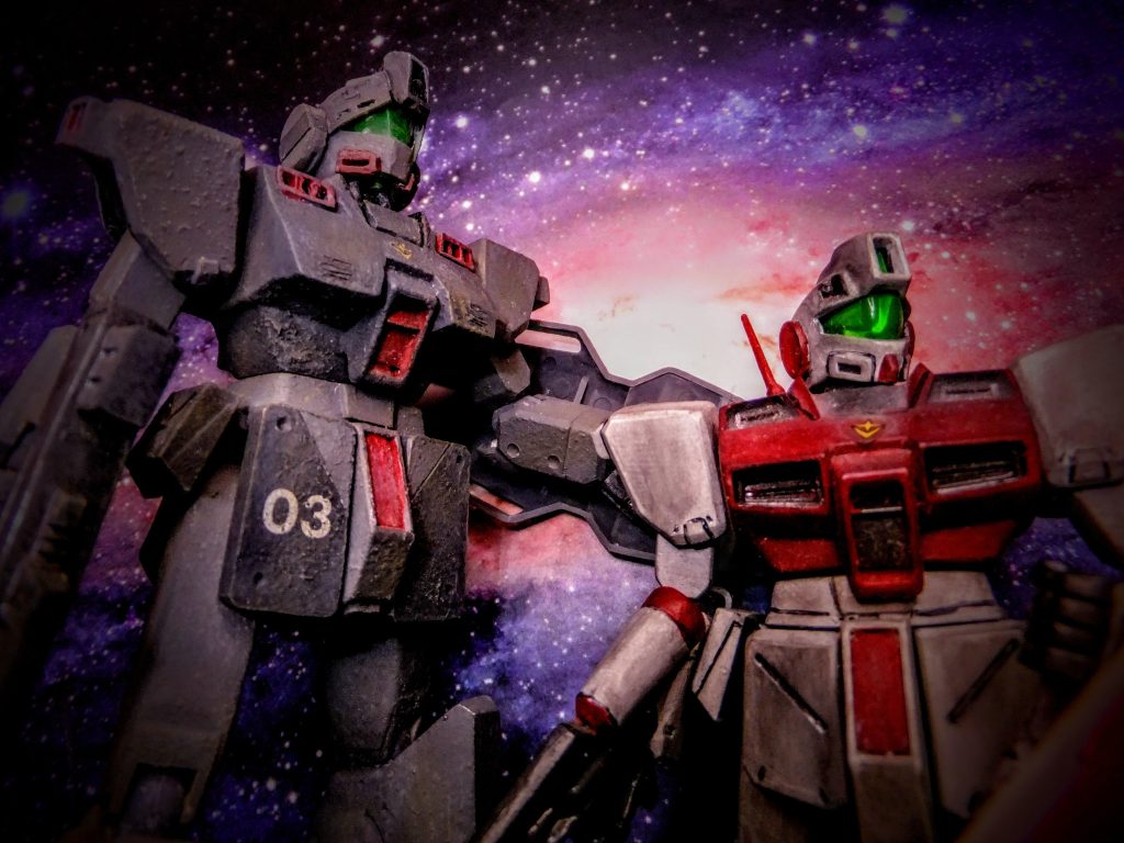 GMスナイパーカスタムとGMコマンド宇宙用!30数年前の代物です。経年劣化でポリキャップがユルユル!自重を辛うじて保持しているのが奇跡です。