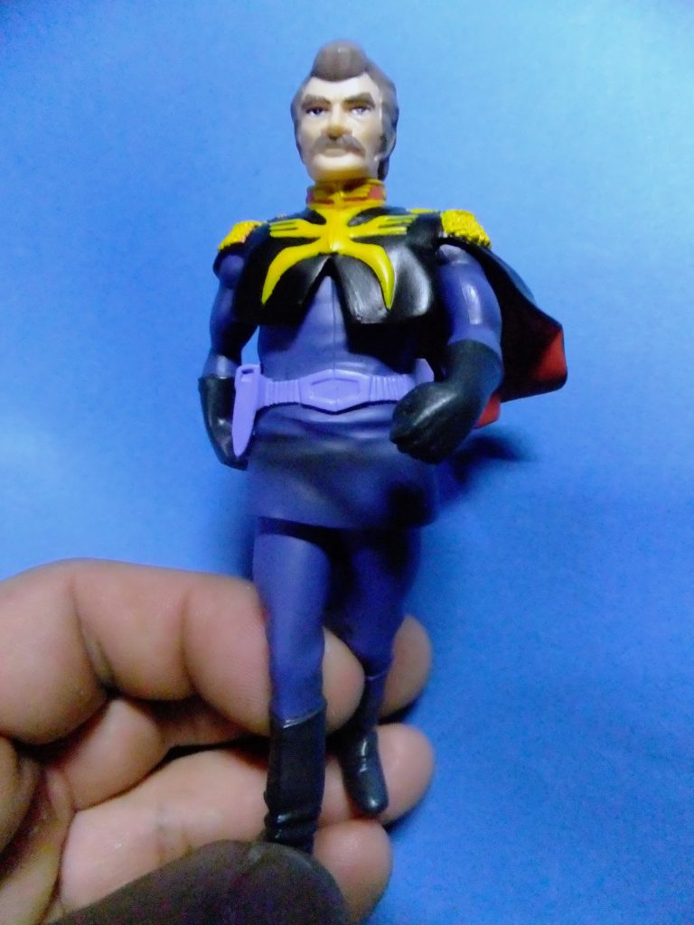 こちらがちょと辛いランバ・ラルさんらしき?フィギュアです(笑)