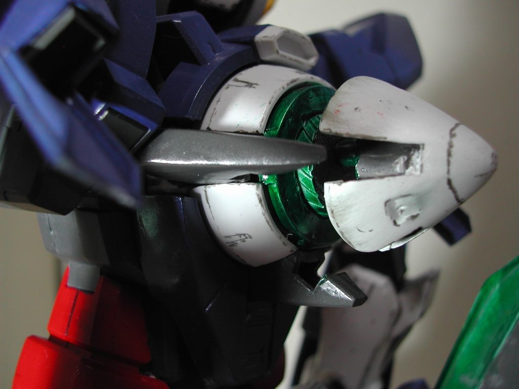 GNドライヴリミッター解除モード。内部のギア状パーツは、プラ板を切り出し、ちまちま彫り込みました;