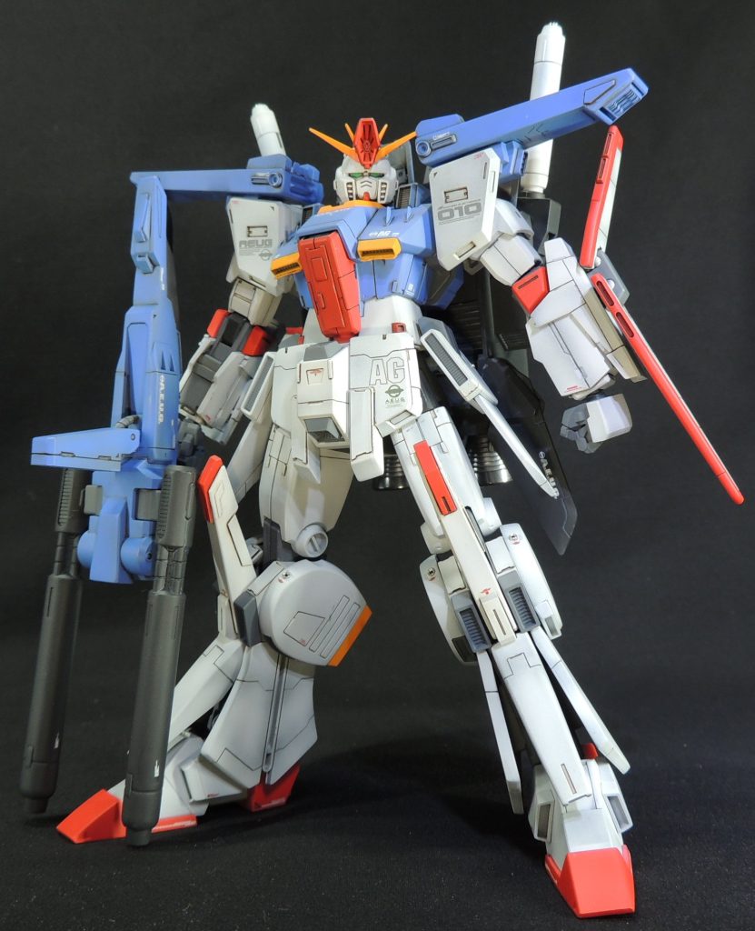 カラーリングですが、10年以上前にModel Graphixで提唱された配色を参考に飛び地を整理し、Sガンダムのカラースキームをフィードバックして塗装しました。