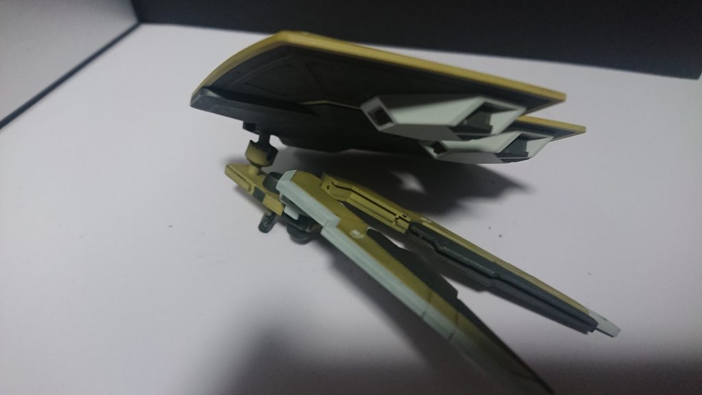 翼とガンビットを取り付けるとこうなります。翼は上下に動いて広げることもできます。まあ今回はこれがやりたかったわけですがｗ実力不足故、デザイン、可動部がむき出しになってしまいましたがそれは今後の課題として初めてのパーツ自作にしては安定したパーツになったかと一安心しました。