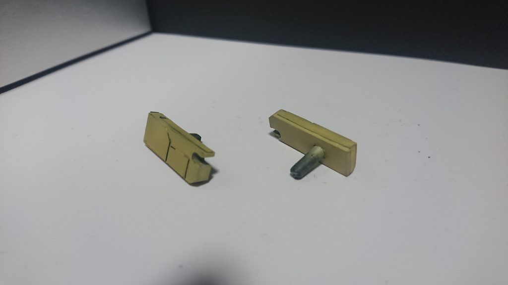 で、実はプランBとしてこういうパーツも自作してました。これは脚部の関節に取り付ける予定で