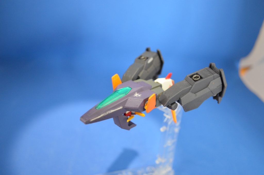 なお、コンテナはコアファイター側についています。