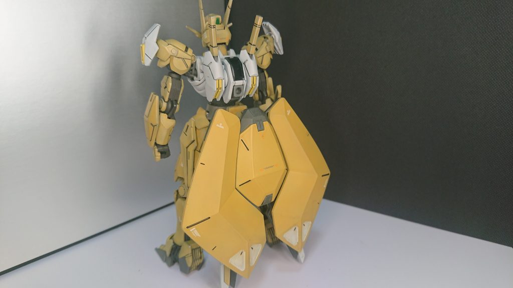 そして今回のミキシング部分である腰の翼。ええ。分かる人は分かると思いますが「境界戦機」の「レイキ」より拝借しました。