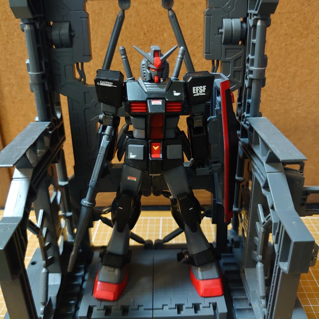 デカールは、ほぼ初挑戦です。色々と塗料や道具があって、選んで使うのが楽しいですね！