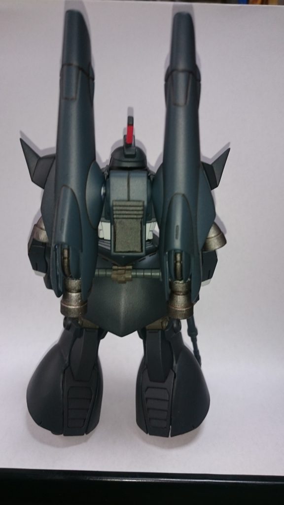 後ろ姿です。左右のバインダーの中央は何か忘れてしましました。かなし😅