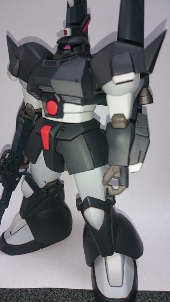 関節とかはそのままで後塗装したからデカ-ルとかもなくなってます。