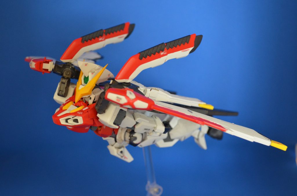 なんで胴体がAGE2かというと、この変形のためです。