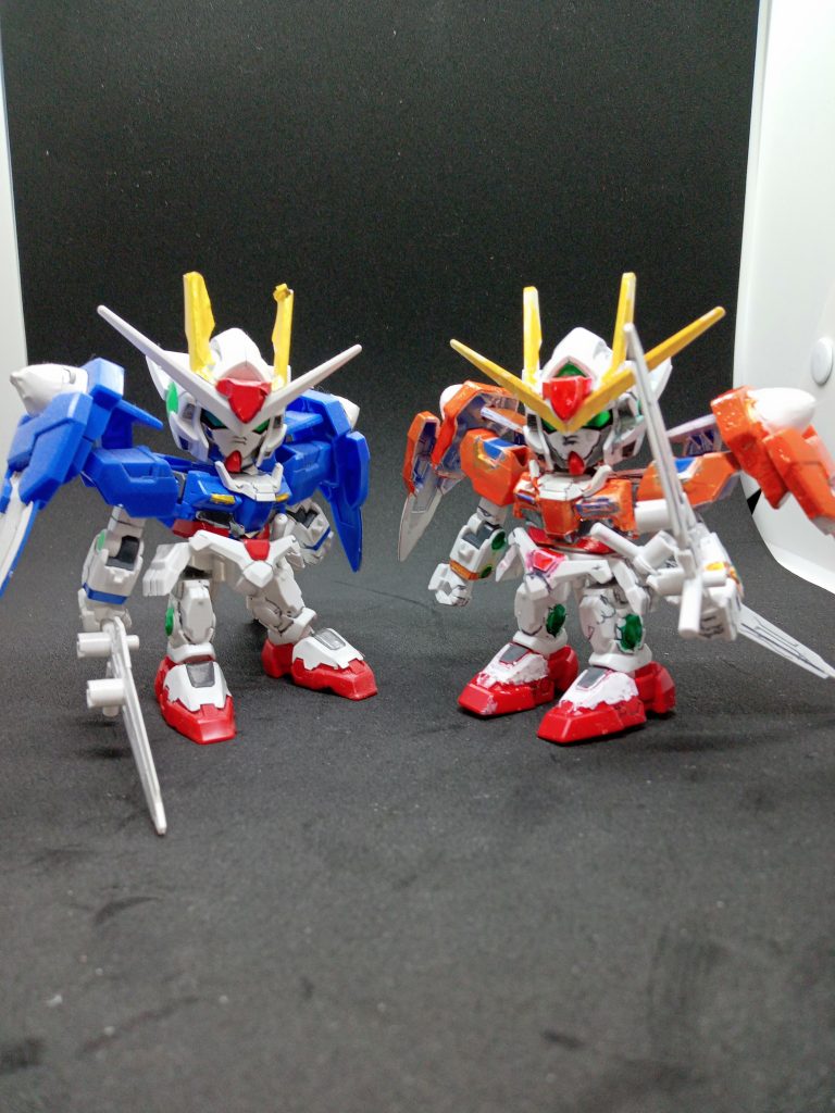 素組みしたダブルオーと並べての撮影。