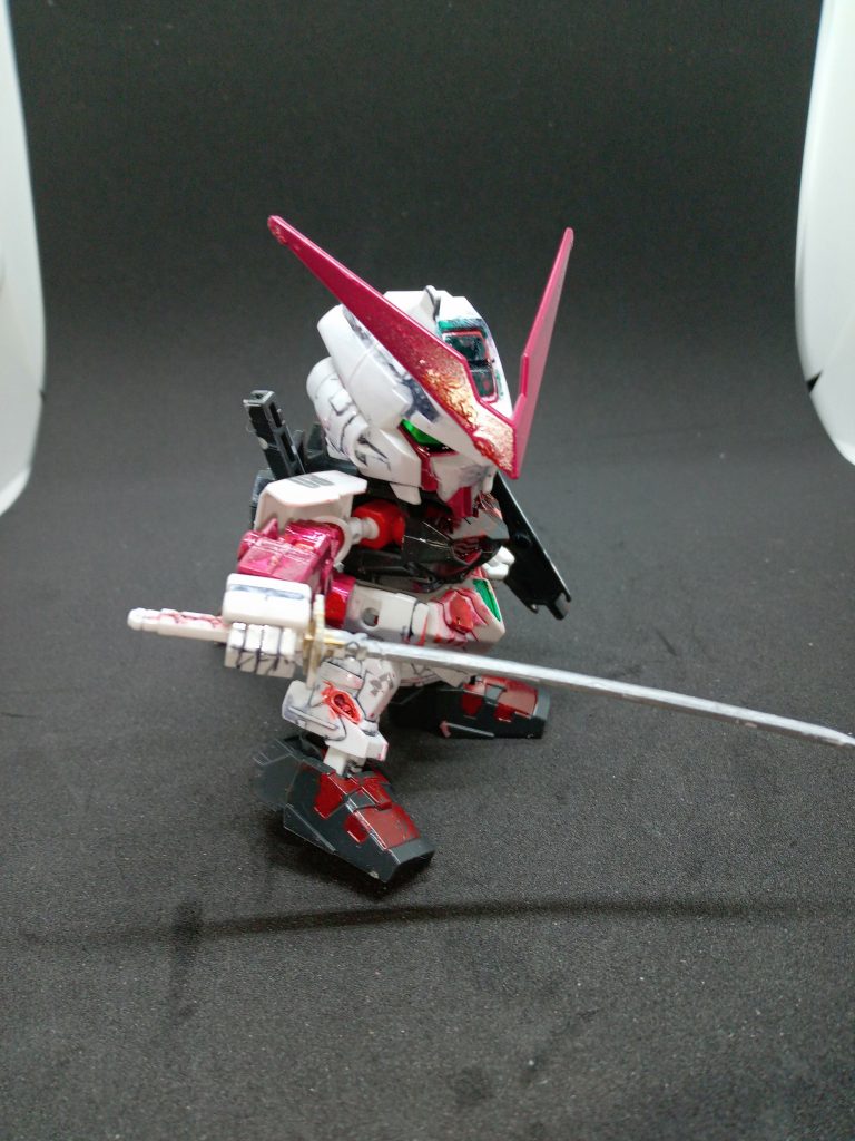 ポージングもなかなか決めたでしょ?ガーベラストレートと鞘も塗装したぜ!楽しかったぜ!!