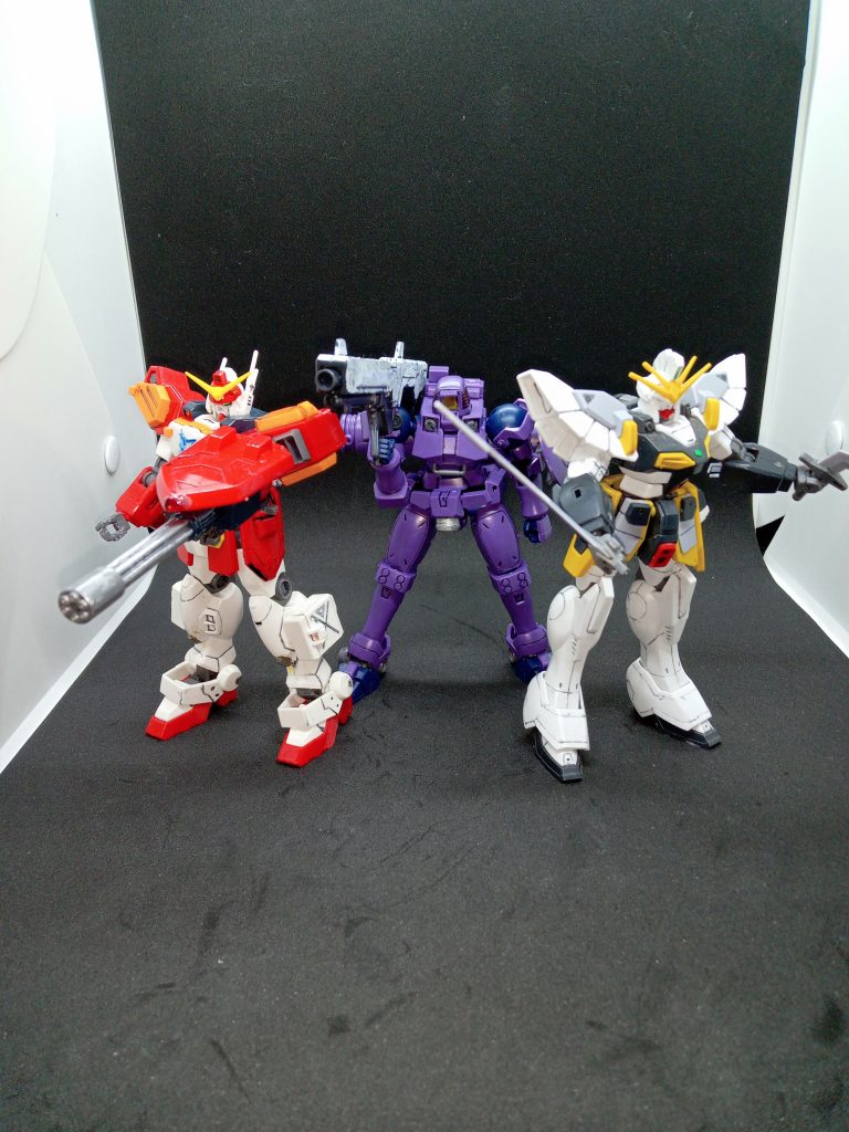 カトル様、トロワ様、援護いたします!という感じのシーンです。が、ガンダムたちは宇宙仕様じゃない( ̄▽ ̄;)