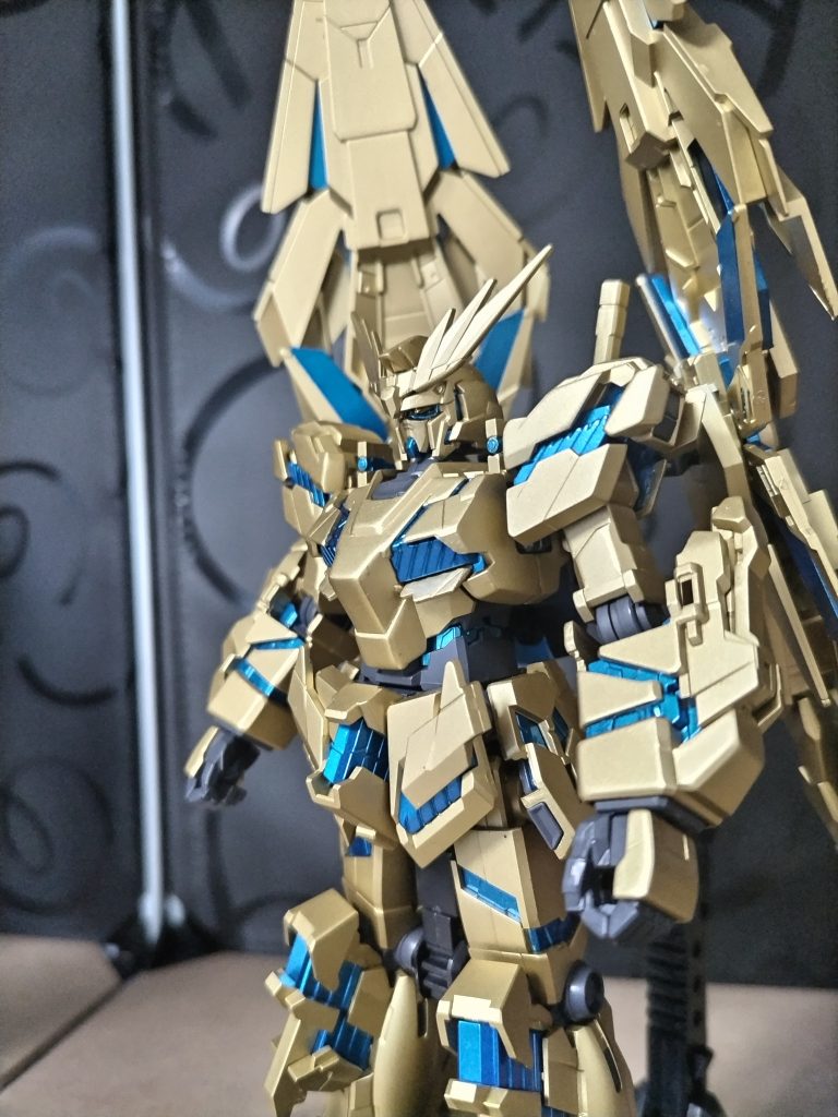 使用カラーはクレオスさんで以下の通りです外装廻り：GXブルーゴールド・ティターンズブルー２サイコフレーム：下地・スーパーシルバー　トップ・クリアブルー関節廻り・他：ファントムグレー外装廻りトップコート：スーパークリア（半光沢）の仕上げです。