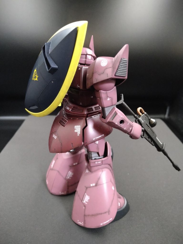 スジボリはバトオペ参照下手くそながら二回目のシャドウ吹きしてます