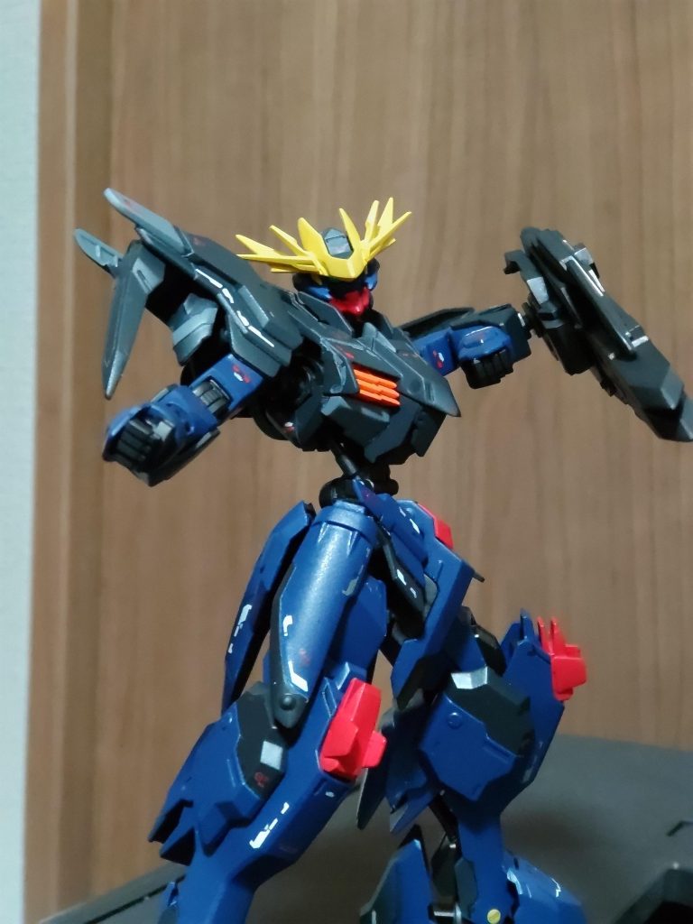 シールドでの打撃ポーズ