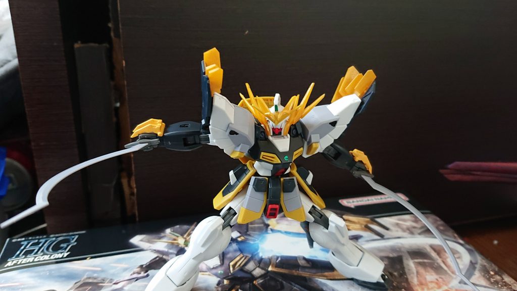 これはまだヒートショーテルを一つにしてない状態のガンダムサンドロックZWEIです