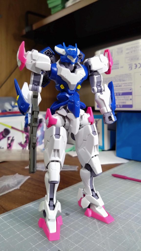 塗装前画像。機体本体は見たままですがルブリスの腰部にダハックの腰アーマーをつけれるように工作してます。