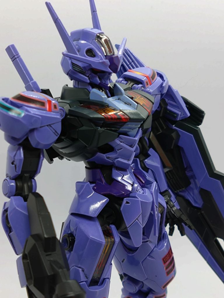 ネイビーブルーが思ったよりも黒かったので、フレーム色のダークグレーと差別化できず…それでもかなりかっこよくなったと満足してます!