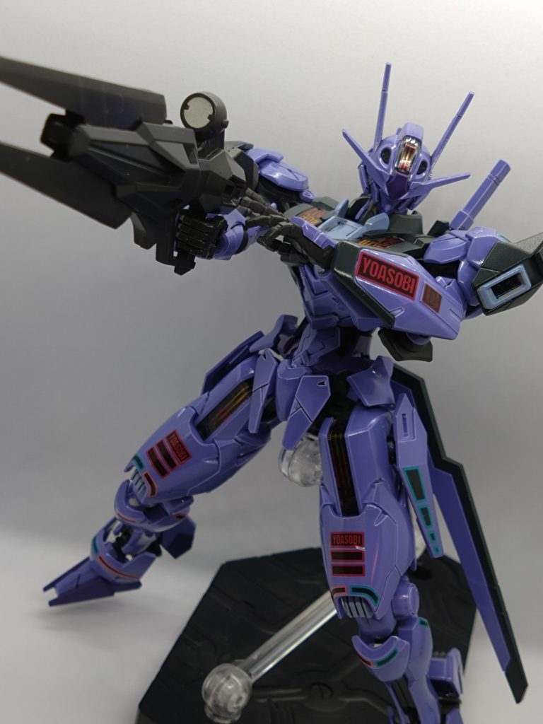 ビットオンフォームが一番ですね!今回、カラー部分を吸上式のエアスプレーで塗っていたのですが、空気圧が弱いのもあり、かなり薄めて吹くので、苦戦していました。そんな中、RAYWOODの充電式エアブラシが安く帰ることを知り、導入。フレームはそれを使って塗りました。すごく快適に塗れたので、もっと早く買えばよかったと思いました。