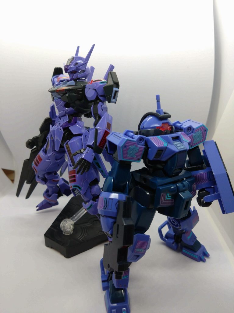 デミトレーナーと一緒に。気持ち赤みが強くなってました。テキトーに調色したからね