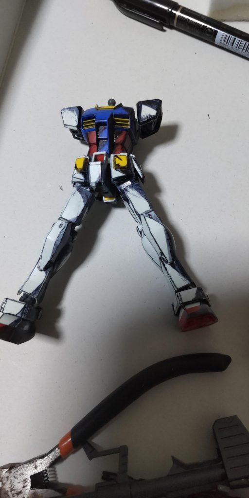 個人的にアニメ塗りと立体映えは対極にあるんだなと思いました。いつかシラフでアニメ塗り作ってみたいですね。