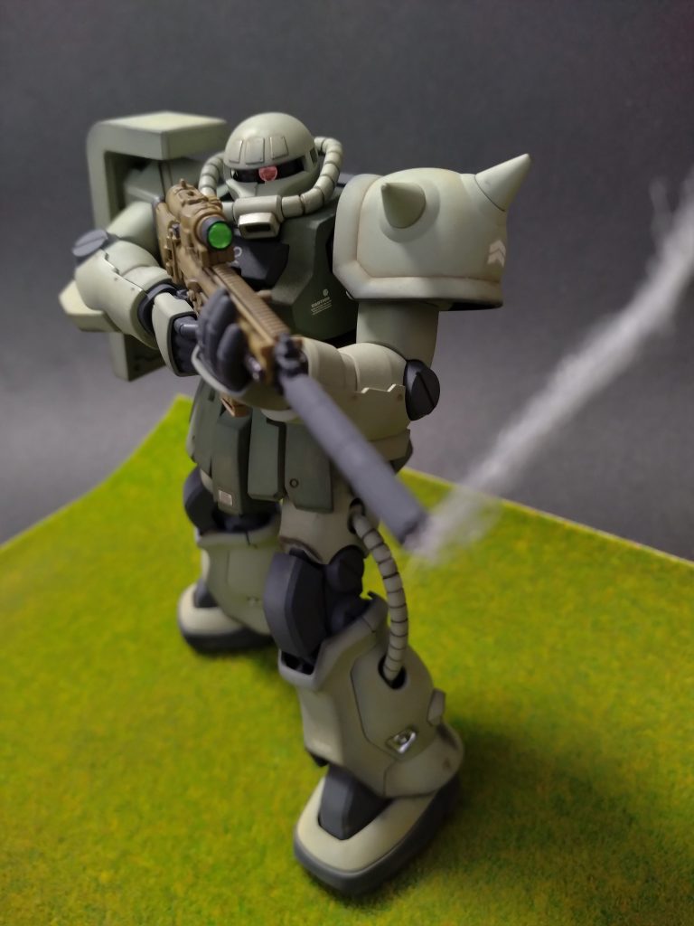 ガガンッ!人型「ぐあっ!攻撃?どこから?発砲音は無かった。」”06の攻撃は人型のメインカメラを破壊”