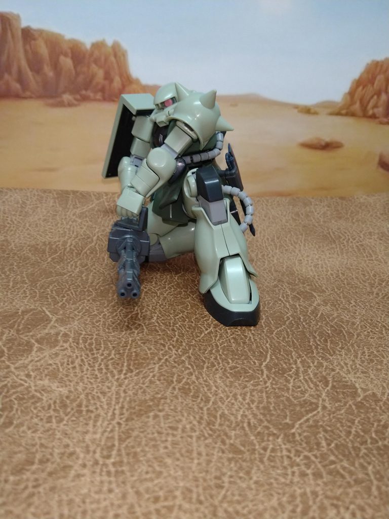 このザクの、むっちり体型とても好き…😚このような少し大きめの武器を重たそうに使っている姿も、とても良く似合っていると思います😚ちなみにこのガトリングガン、いつ、手に入れたのか?…何故持っているのか?🙄 あまり覚えておりません…😅《物忘れ》か……