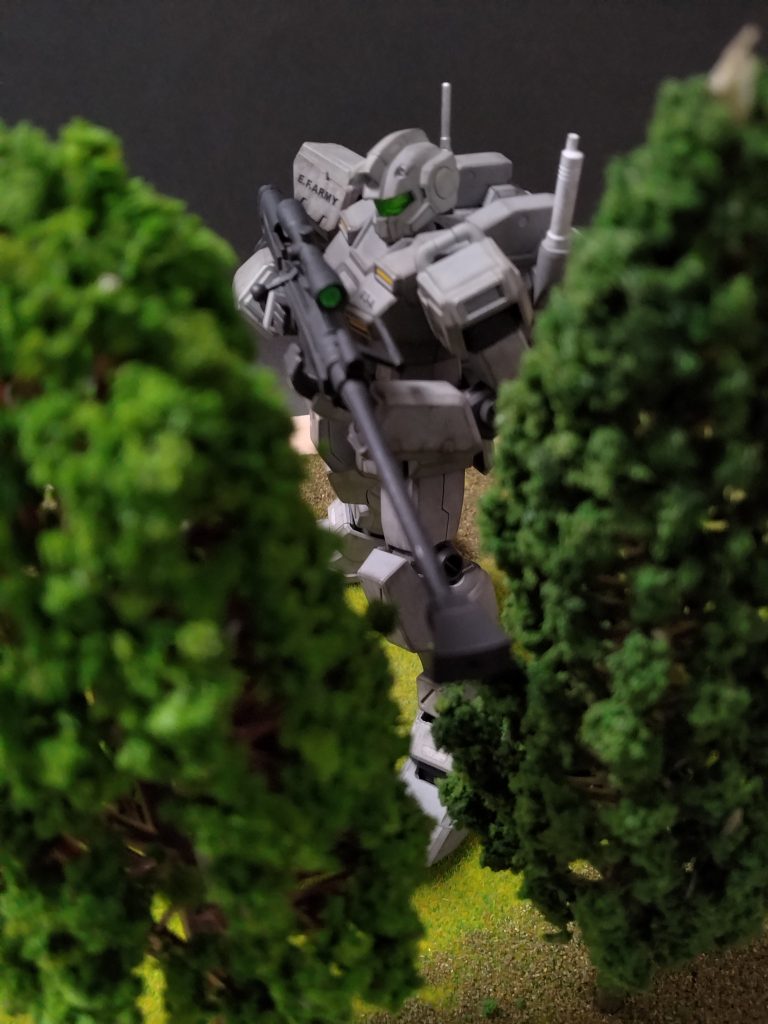 「こちら、ヘカテーワン、位置に着いた。06が2、07が1、05 1、09が1。」「6小隊は全滅。寄せ集めのようだが、こいつらエース級だな。」「恐らくイーグルズネストに向かってると思われる。」「だが、ここまでだ。」『君は生き延びることができるか?』つづく