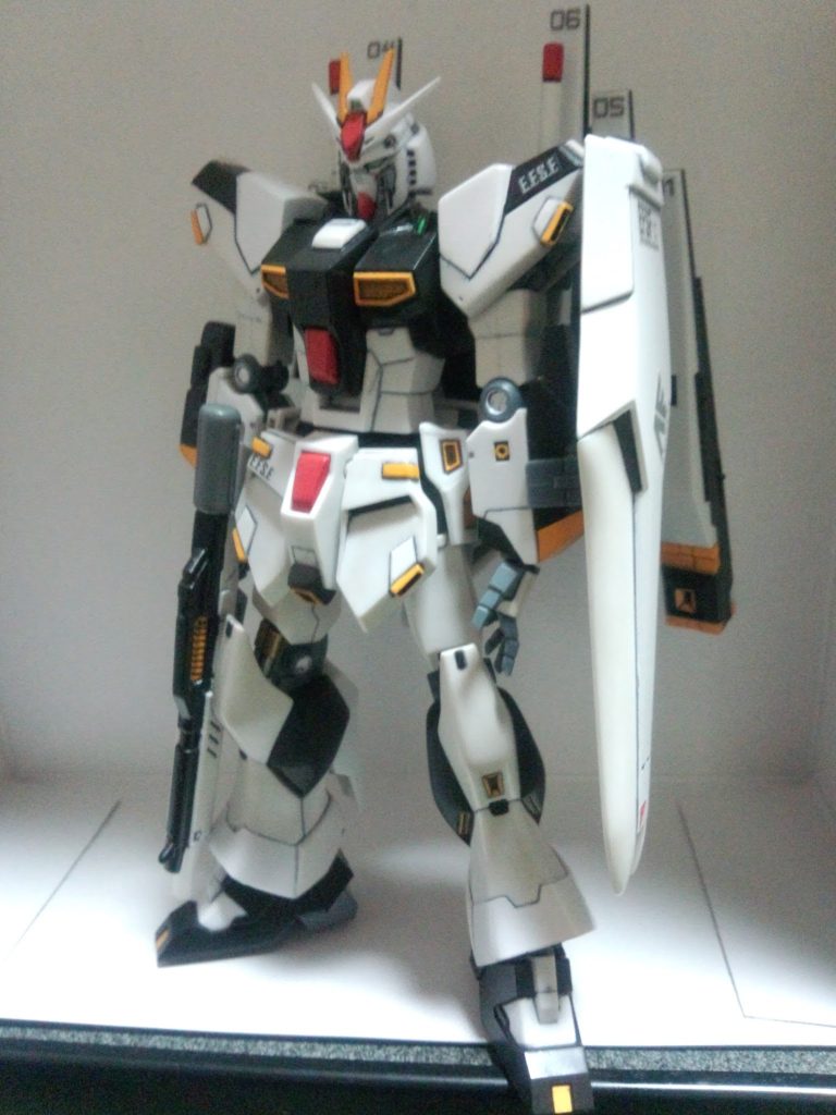 フィン·ファンネル装備。 