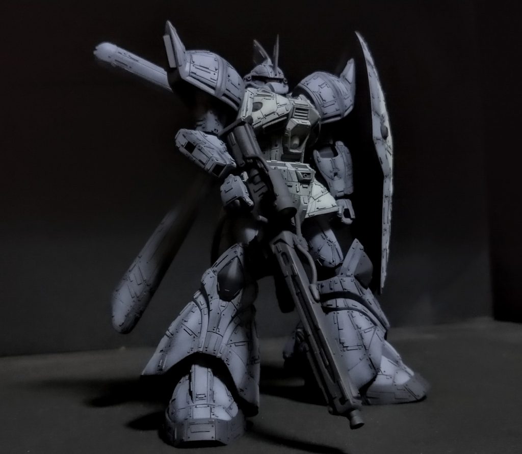 このカラーリングはゲーム、ギレンの野望のシーマ機を開発する前に開発する一般指揮官機型の設定にしました。カラーを変えたらイメージが変わりますね😊