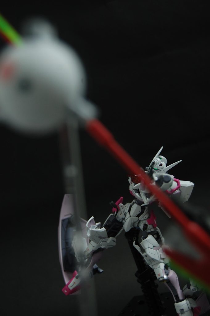 土壇場で青パーメットに到達するも、言葉や感情が直に伝わったことで球状シェルユニットが母のことを思って自ら動き出してしまう…というストーリーラインを考えながら作りました。現行放送作品は好き放題妄想しながら作れるのがいいですね。プロスペラはエルノラを自称する別人の可能性もまだあるわけですが…