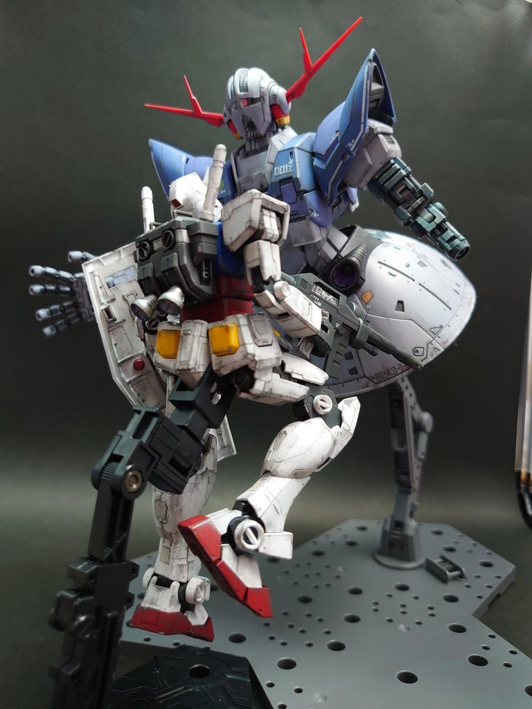 こう近づけば四方からの攻撃は無理だな！シャア！