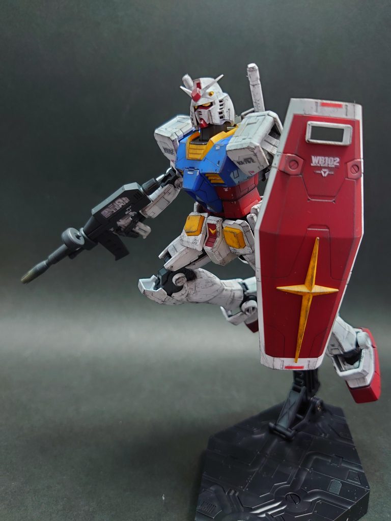 颯爽と敵陣に飛び込むアムロ