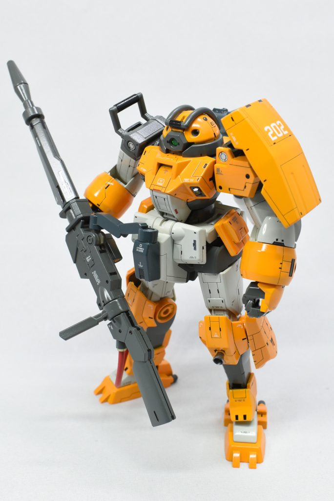 オレンヂ色がお気に入り。大きなスタイル変更はしてません。掘ったり貼ったり塗ったりで情報量を増やしてます。