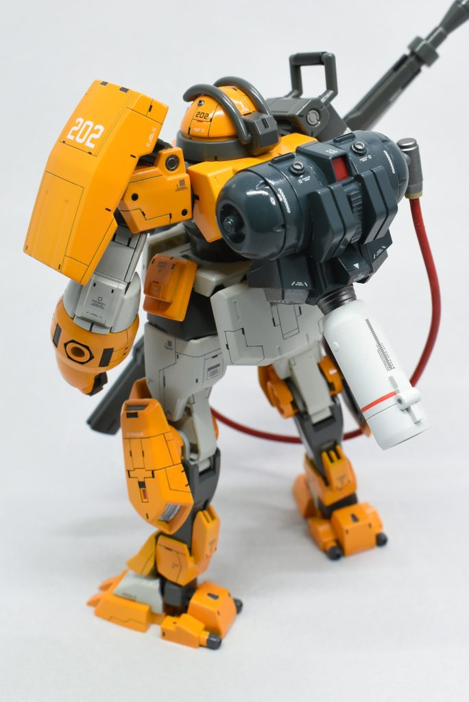 バックパックは宇宙に出る為にジャンクパーツで大型化。